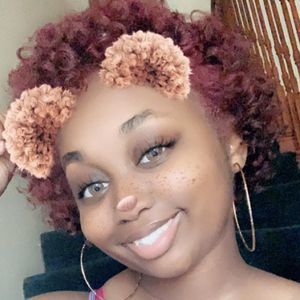 Meet your Posher, Mia